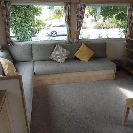 New 2 Bed Holiday Home With Decking In Rockley Park Dorset Near The Sea Lytchett Minster Exterior photo